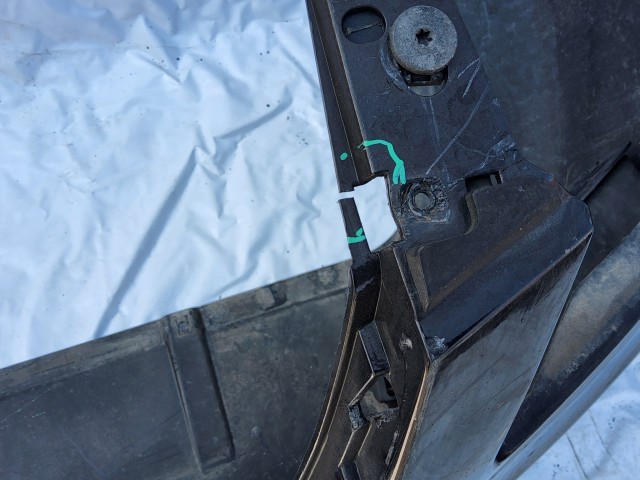 200156 Fiat Croma  2005-2008 első lökhárító, a képen látható sérüléssel ,jobb kicsi rács nincs benne!!!