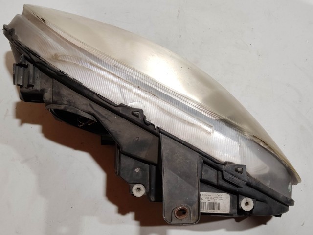 200176 Fiat Croma  2005-2008 Lámpa , Fényszóró Használt  jobb első a képen látható sérüléssel 