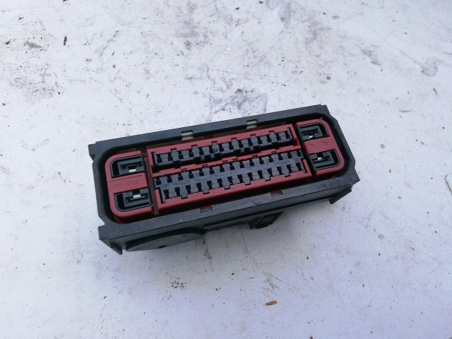 199804 Dodge Caliber 2006-2011 Abs elektromos csatlakozó P05105823AC