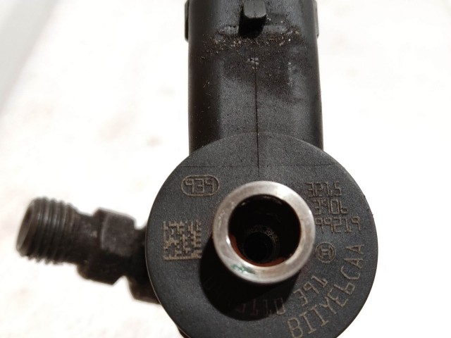 200416 Alfa Romeo 147, 156, 159, Gt, Fiat Croma, Bravo, Stilo 1,9 16v Diesel injektor 55198218 , 0445110391 sorszám: 3215 3906