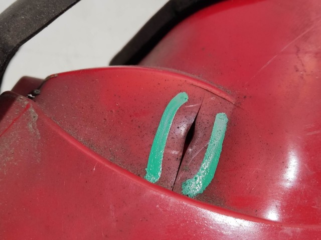 200485 Alfa Romeo 159 2005-2011 jobb hátsó külső lámpa, izzó foglalat nélkül a képen látható sérüléssel 