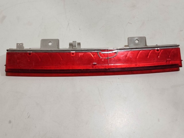 200495 Alfa Romeo Giulietta , Fiat 500L pótféklámpa, a képen látható sérüléssel 51925086