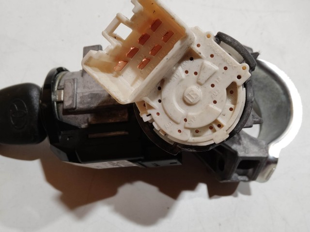 Toyota Yaris III. 2010-2014 2010-2014 Gyújtáskapcsoló Használt Indítókulcsokkal