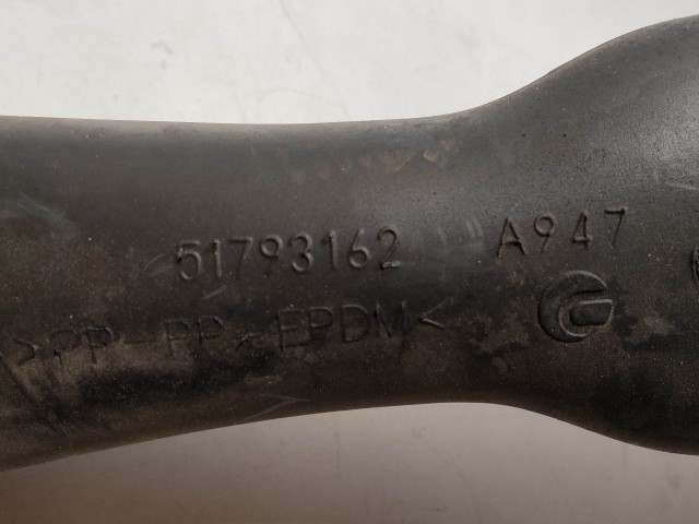 Fiat Bravo 2007-2014 1,4 16v benzin levegőcső, zárhídról a légszűrőházba 51793200