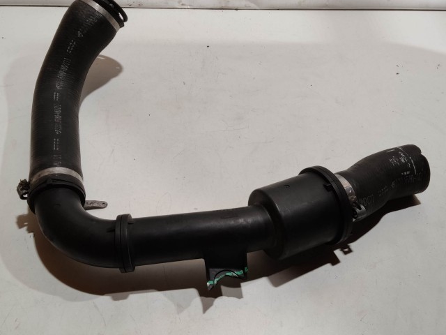 Alfa Romeo Giulietta 2010-2020 Levegőcső  Használt  turbóból az intercollerba 50517500 a képen látható sérüléssel