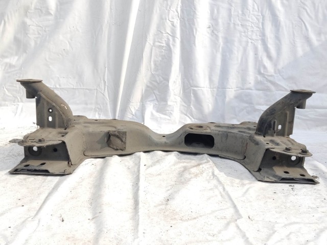  200714 Alfa Romeo Giulietta xenon fényszórós első segédalváz bölcső 50520090