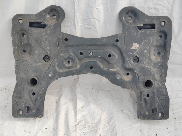  200714 Alfa Romeo Giulietta xenon fényszórós első segédalváz bölcső 50520090