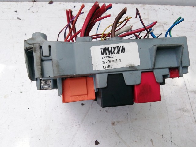 200291 Lancia Delta 2008-2014 külső biztosítéktábla 51836241