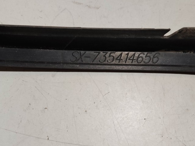 Fiat Bravo 2007-2014 bal első ködlámpa keret 735414656