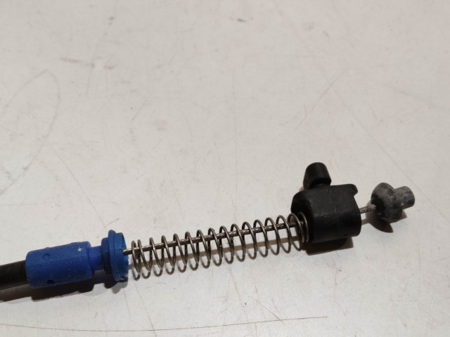 Fiat Qubo zárszerkezet-külső kilincs közti,bal első bowden