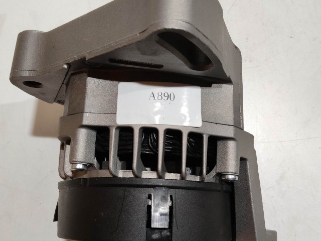 Fiat Punto II.III. 1,2 benzin utángyártott új, nem klímás generátor (Magneti Marelli)