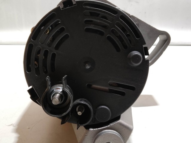 Fiat Punto II.III. 1,2 benzin utángyártott új, nem klímás generátor (Magneti Marelli)