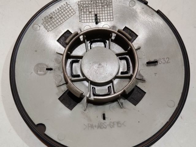 201074 Fiat 500 20074- felni közép kupak 51877477