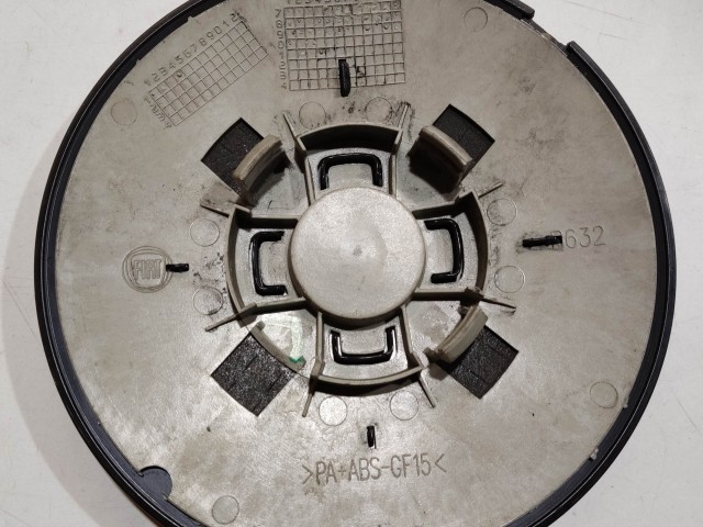 201076 Fiat 500 2007- felni közép kupak, a képen látható sérüléssel 51877477