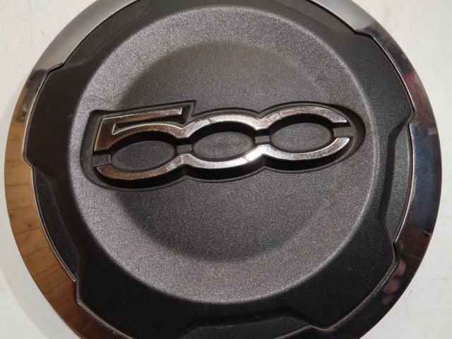 201092 Fiat 500 L 2012-2022 Felni közép kupak 735574469