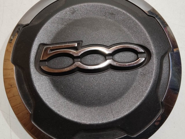 201093 Fiat 500 L 2012-2022 Felni közép kupak 735574469