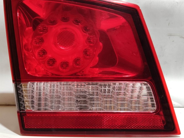 201128 Fiat Freemont 2011-2015 bal hátsó belső lámpa 68078517AD