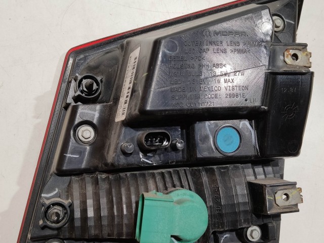 201128 Fiat Freemont 2011-2015 bal hátsó belső lámpa 68078517AD