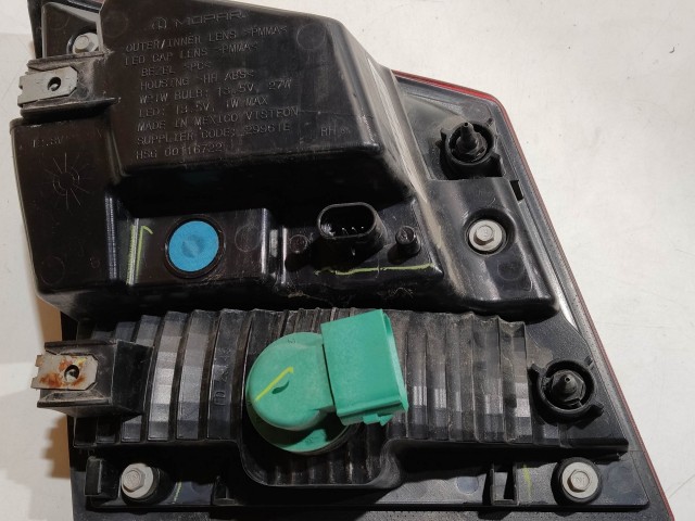 201129 Fiat Freemont 2011-2015 jobb hátsó belső lámpa 68078516AD