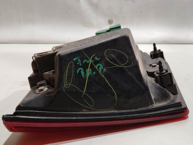 201131 Fiat Freemont 2011-2015 bal hátsó belső lámpa 68078517AE