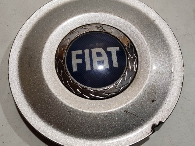 Fiat Felni közép kupak  Ezüst