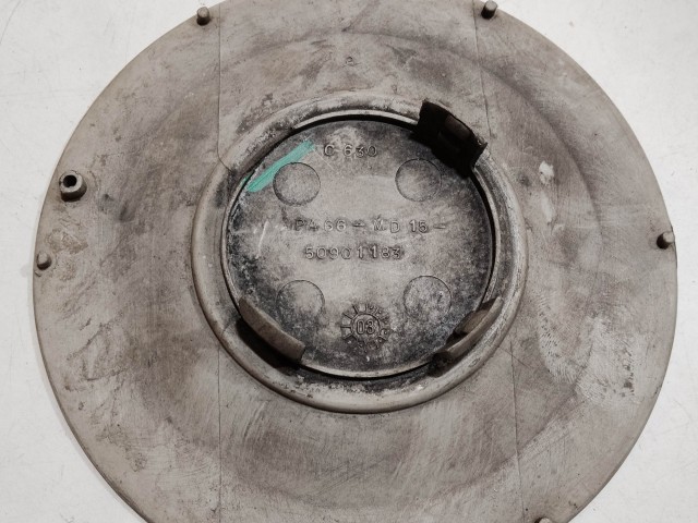 201177 Fiat Stilo 2001-2007 Felni közép kupak, a képen látható sérüléssel