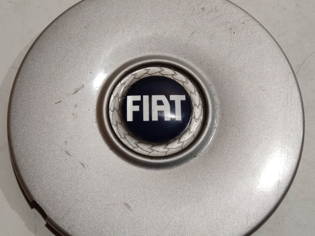 Fiat Felni közép kupak Használt  Ezüst 