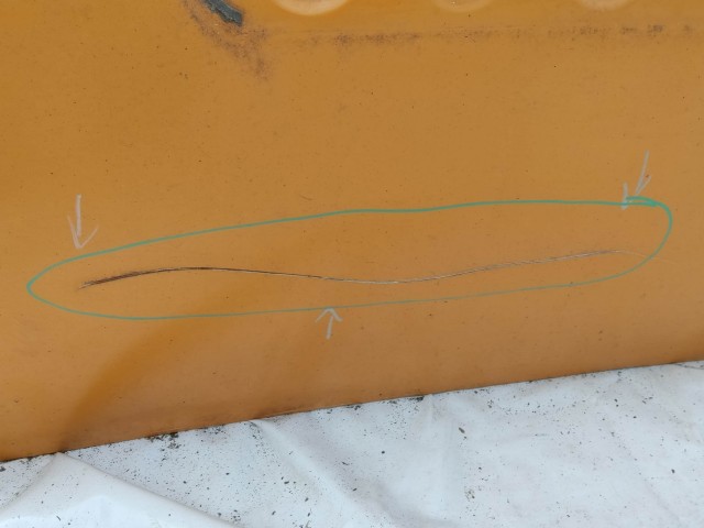 151970 Fiat Doblo 2009-2022 bal első sárga színű ajtó, a képen látható rozsdával és sérüléssel