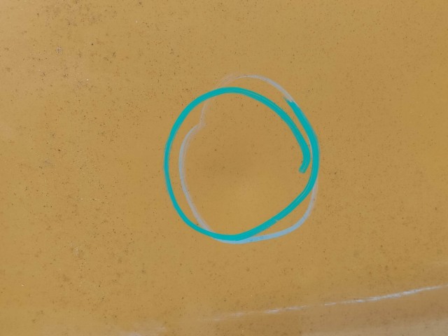 151970 Fiat Doblo 2009-2022 bal első sárga színű ajtó, a képen látható rozsdával és sérüléssel