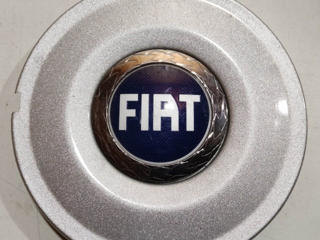 Fiat Felni közép kupak Használt  Ezüst 