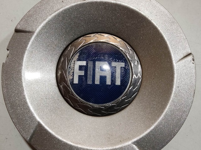 Fiat Felni közép kupak Használt  Ezüst 