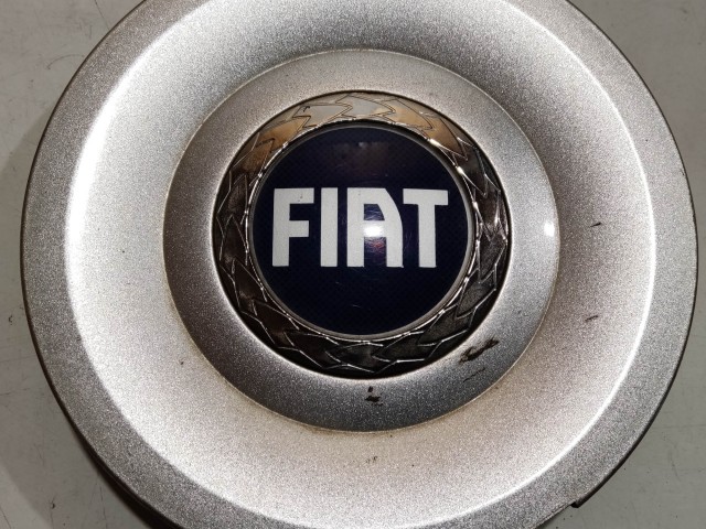Fiat Felni közép kupak Használt  Ezüst