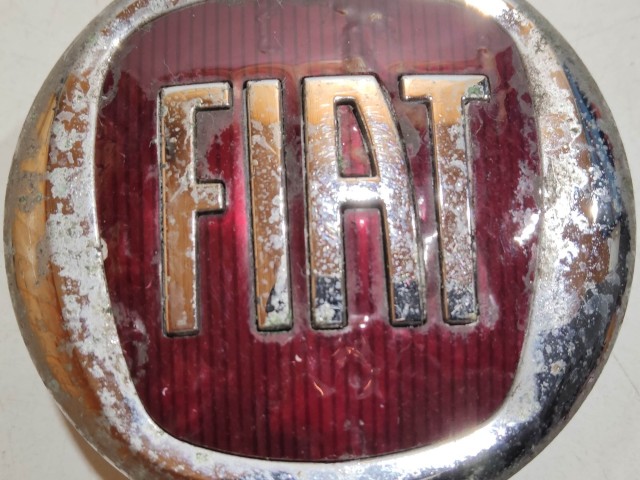 201308 Fiat Freemon Felni közép kupak, a képen látható állapotban K68088547AA