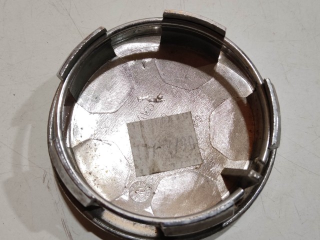 201308 Fiat Freemon Felni közép kupak, a képen látható állapotban K68088547AA