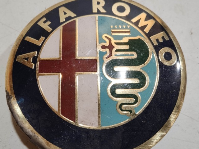 201319 Alfa Romeo 159, Brera, Spider, Giulietta alufelni közép kupak, a képen látható állapotban