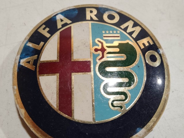 201331 Alfa Romeo 159, Brera, Spider, Giulietta alufelni közép kupak, a képen látható állapotban