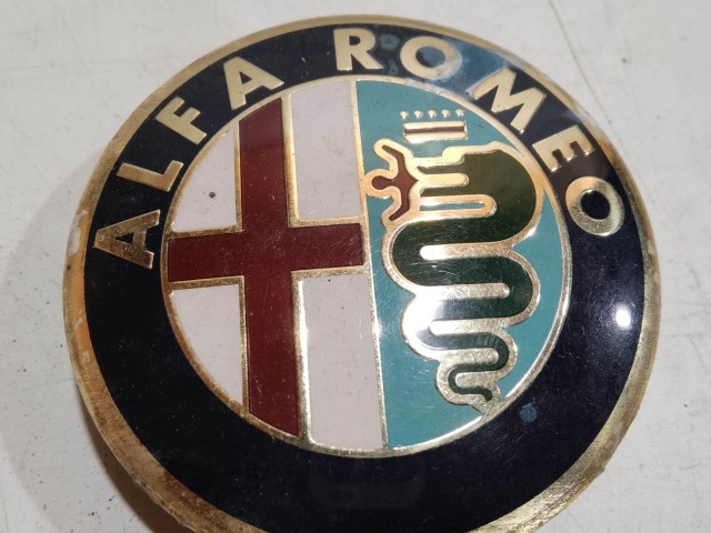 201332 Alfa Romeo 159, Brera, Spider, Giulietta alufelni közép kupak, a képen látható állapotban