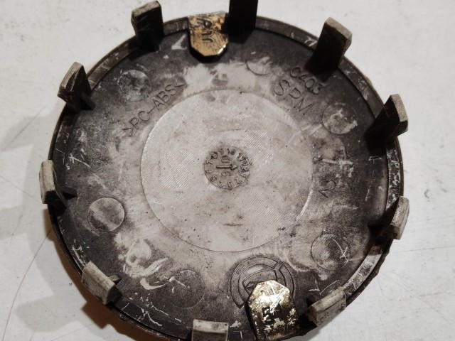 201334 Alfa Romeo 159, Brera, Spider, Giulietta alufelni közép kupak, a képen látható állapotban