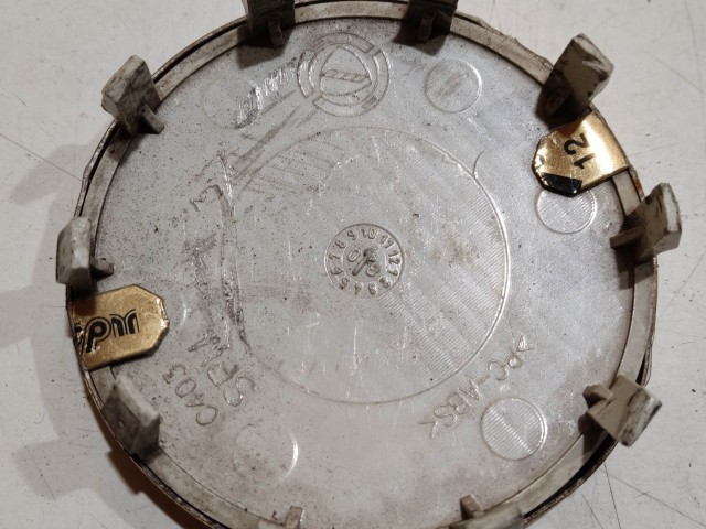 201335 Alfa Romeo 159, Brera, Spider, Giulietta alufelni közép kupak, a képen látható állapotban