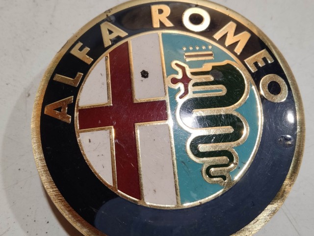 201337 Alfa Romeo 159, Brera, Spider, Giulietta alufelni közép kupak, a képen látható állapotban