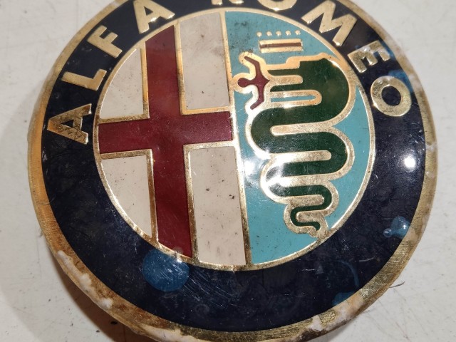 201345 Alfa Romeo 159, Brera, Spider, Giulietta alufelni közép kupak, a képen látható állapotban