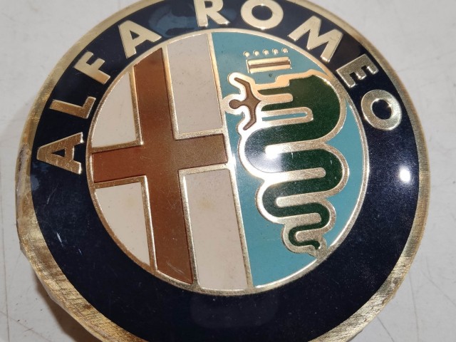 201351 Alfa Romeo 159, Brera, Spider, Giulietta alufelni közép kupak, a képen látható állapotban