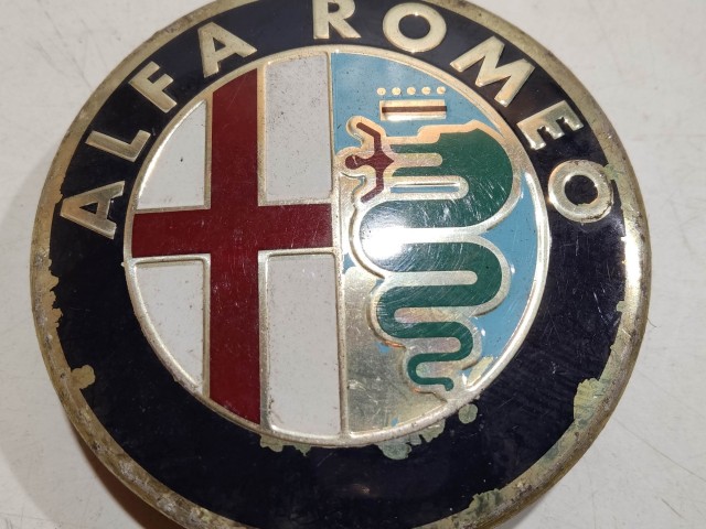 201376 Alfa Romeo 159, Brera, Spider, Giulietta alufelni közép kupak, a képen látható állapotban