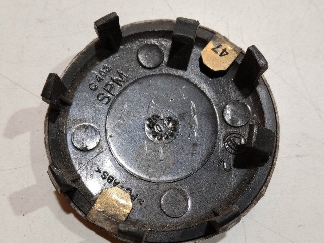 201406 Alfa Romeo 147, 156, 166, Gt felni közép kupak, átmérő 50 mm, a képen látható állapotban