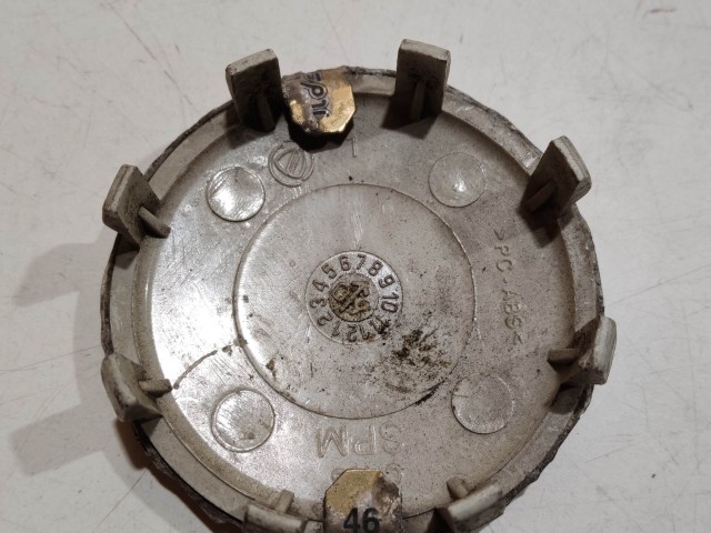 201408 Alfa Romeo 147, 156, 166, Gt felni közép kupak, átmérő 50 mm, a képen látható állapotban