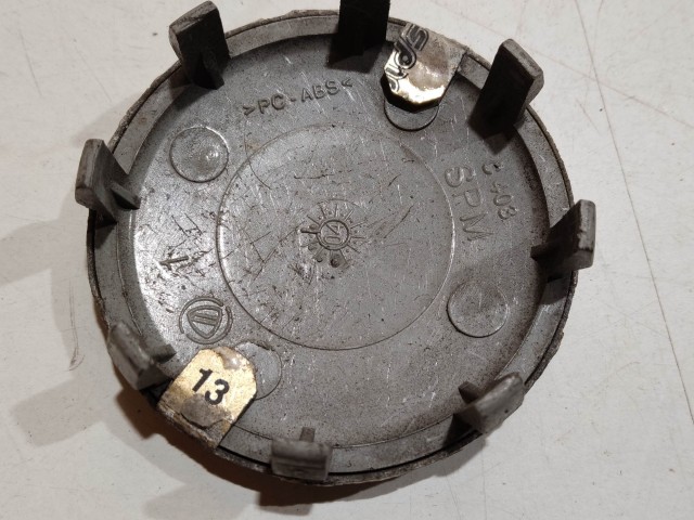 201416 Alfa Romeo 145,146, 147,156,166,Gt alufelni közép kupak a képen látható állapotban