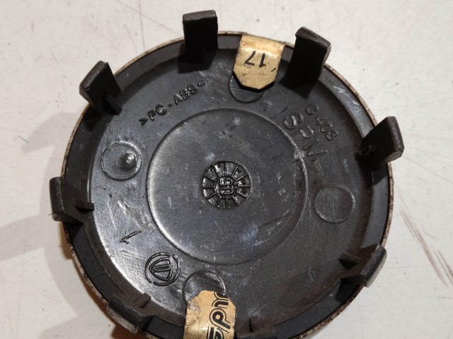 201421 Alfa Romeo 145,146, 147,156,166,Gt alufelni közép kupak a képen látható állapotban