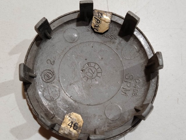 201429 Alfa Romeo 147, 156, 166, Gt felni közép kupak, átmérő 50 mm, képen látható állapotban  