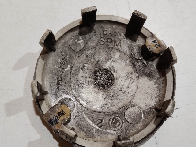 201432 Alfa Romeo 147, 156, 166, Gt felni közép kupak, átmérő 50 mm, képen látható állapotban  