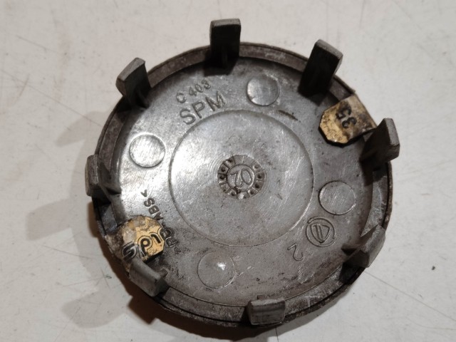 201451 Alfa Romeo 147, 156, 166, Gt felni közép kupak, átmérő 50 mm, képen látható állapotban